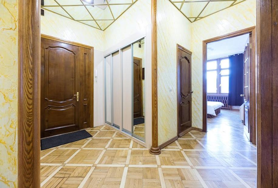 911 Apartments Antonovichа Kiev Exterior foto